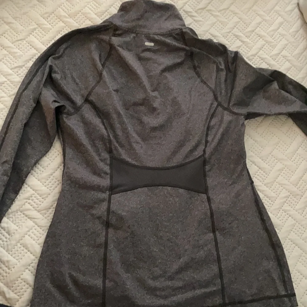 Zip up - Picture 2 of 3